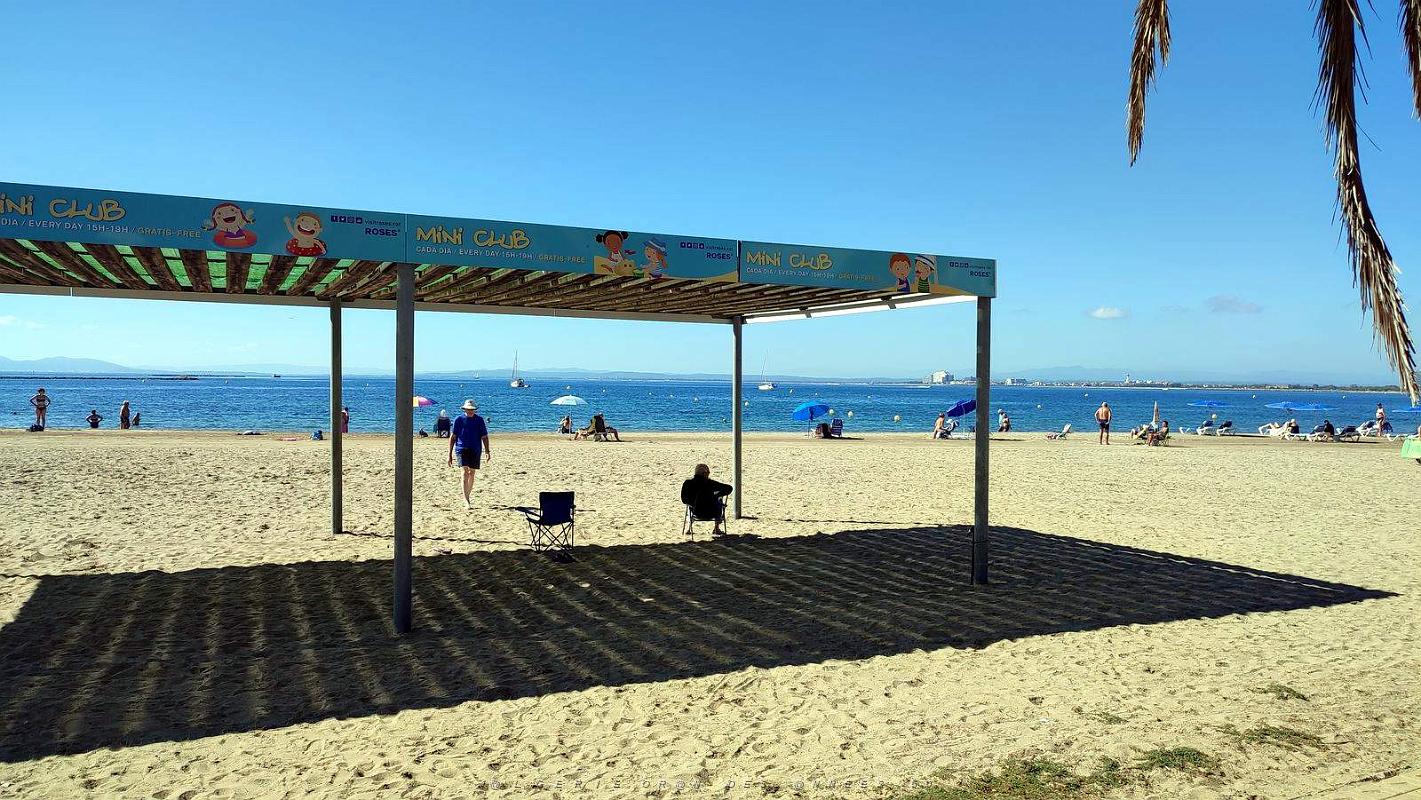 64 - Rosas - Paseo Maritime et Plage Nova.jpg